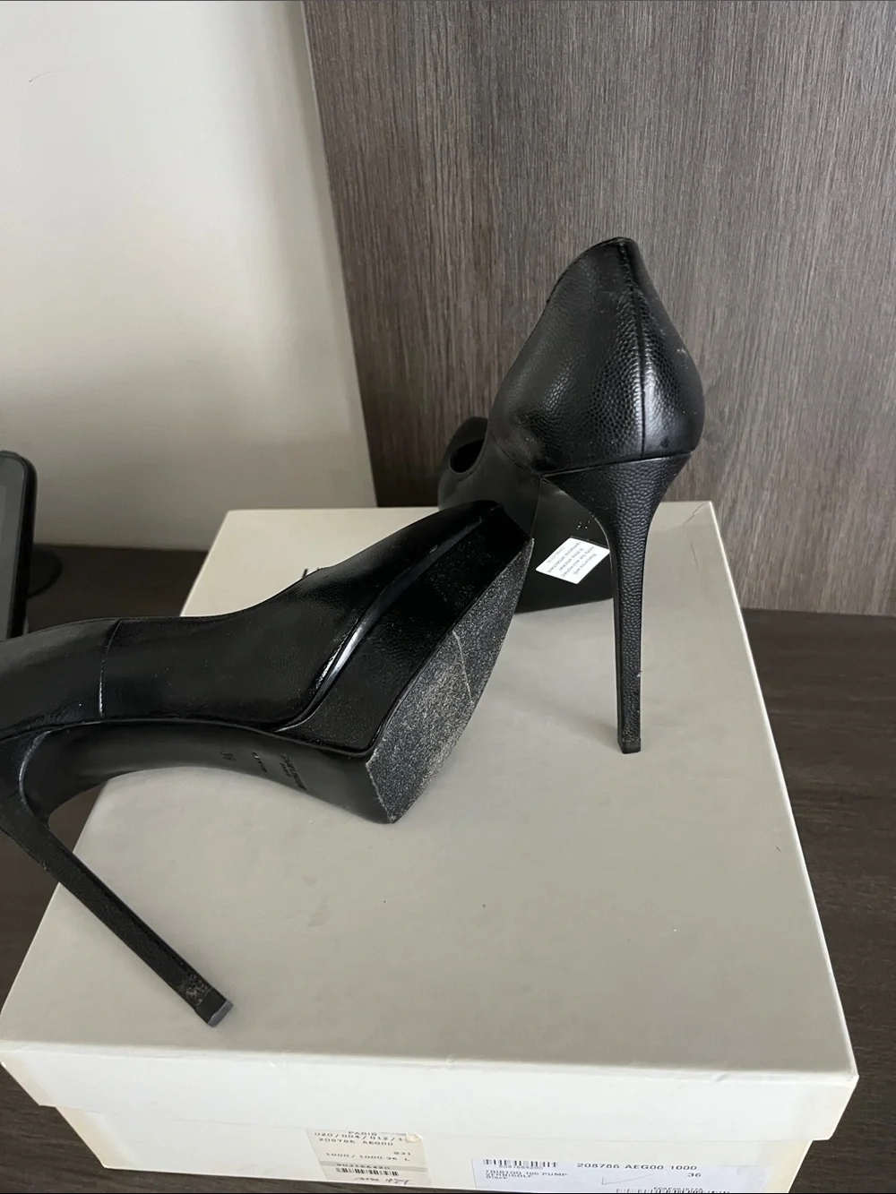Saint Laurent Black Patent Leather Pointed Toe Pumps - Picture 4 of 4